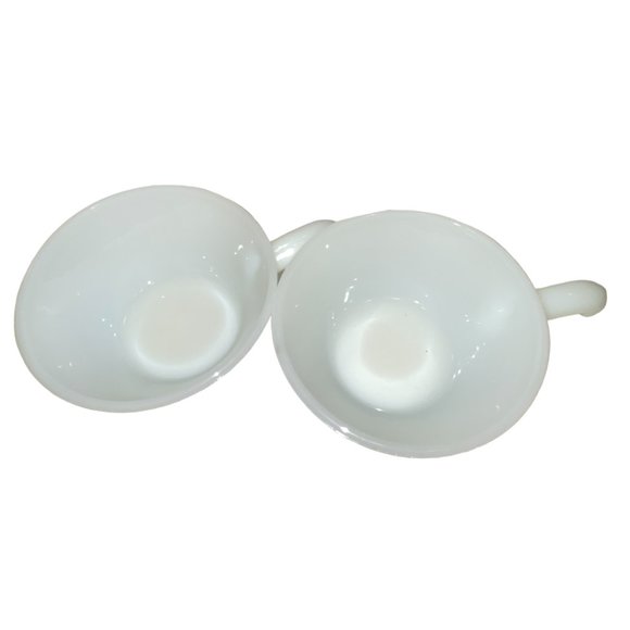 2 Vintage Anchor Hocking Milk Glass Bowl Dishes with Handles - Picture 3 of 7